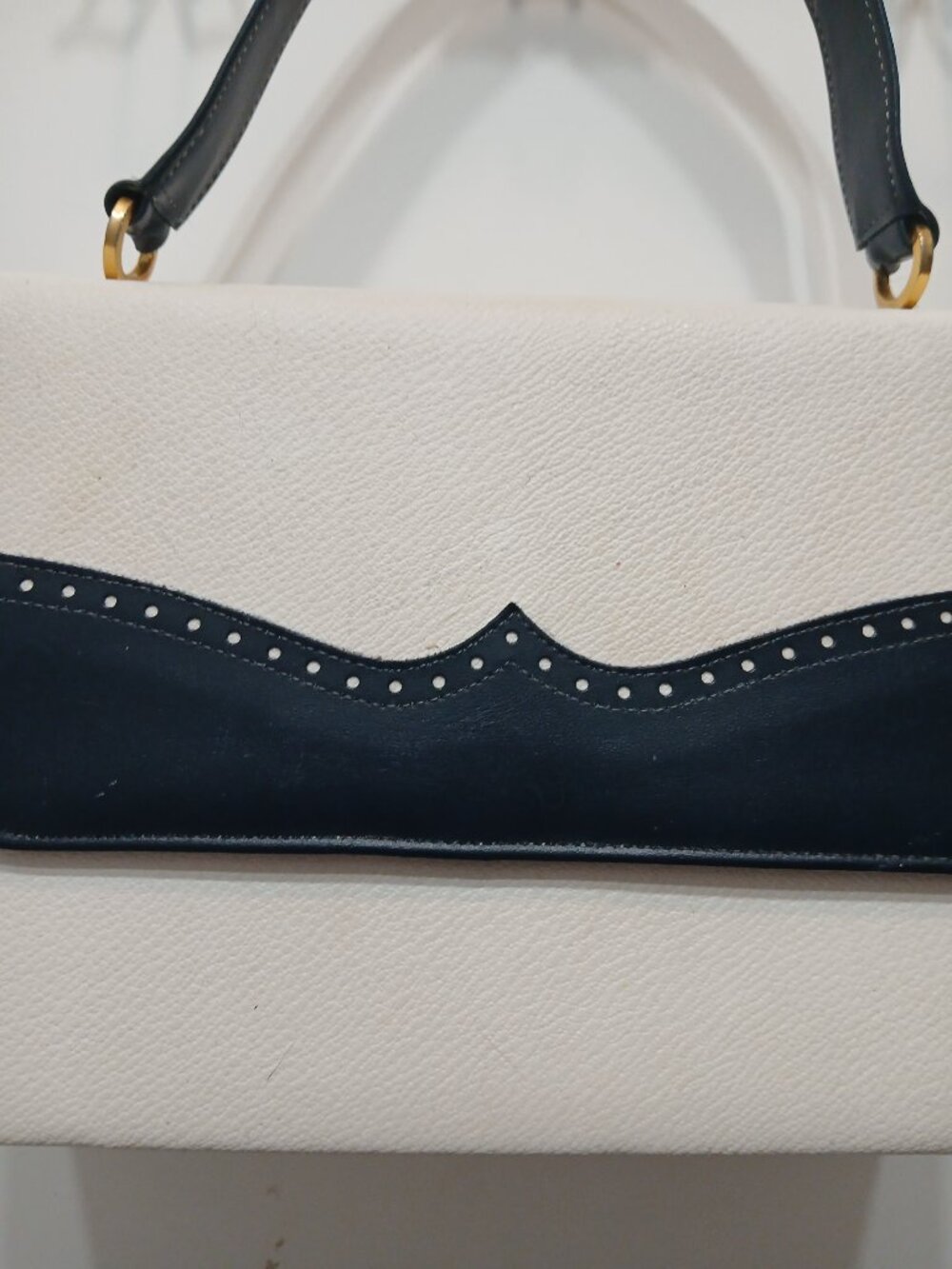 Naturalizer Vintage Satchel - Picture 8 of 9